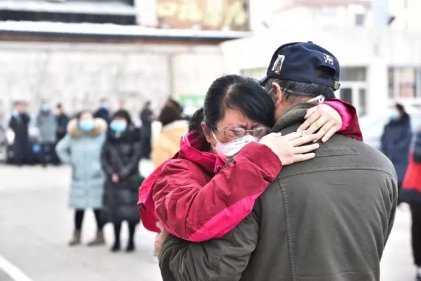 那一刻,我选择让位:一个普通人的暖心故事 那一刻,我选择让位:一个普通人的暖心故事