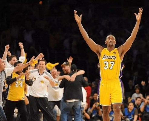 阿泰斯特绝杀:NBA历史上最震撼人心的关键一击 阿泰斯特绝杀:NBA历史上最震撼人心的关键一击