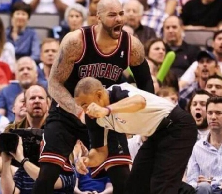NBA赛场暴力事件回顾:阿泰斯特肘击哈登引发轩然大波 NBA赛场暴力事件回顾:阿泰斯特肘击哈登引发轩然大波