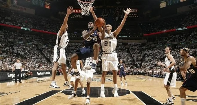 NBA 梦游:球星赛场迷失之谜 NBA 梦游:球星赛场迷失之谜
