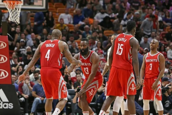 火箭与骑士巅峰对决:谁将笑傲NBA赛场? 火箭与骑士巅峰对决:谁将笑傲NBA赛场?