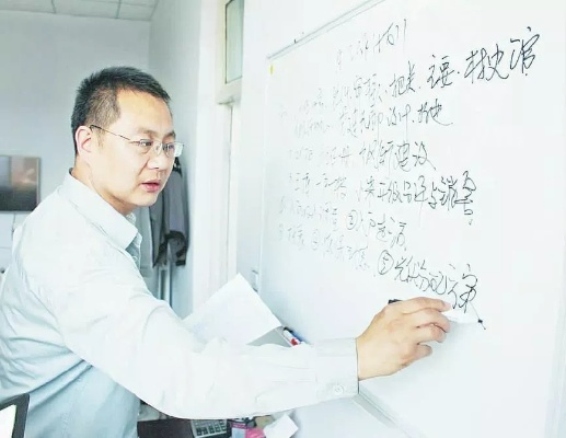 段燕斌:一位在平凡中闪耀的追梦者 段燕斌:一位在平凡中闪耀的追梦者