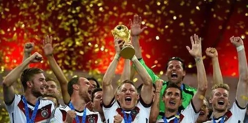 深度解析2009世界杯16强:那些年的足球烽火,哪些瞬间让你铭记? 深度解析2009世界杯16强:那些年的足球烽火,哪些瞬间让你铭记?