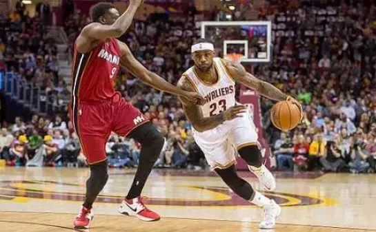 火热对决,骑士与热火的NBA巅峰之战 火热对决,骑士与热火的NBA巅峰之战