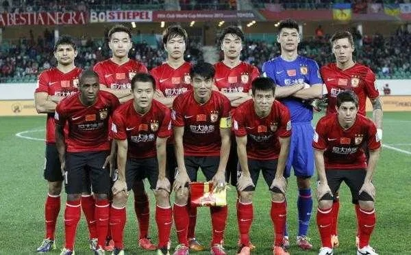 拜仁与恒大:两大足球豪门的辉煌与挑战 拜仁与恒大:两大足球豪门的辉煌与挑战
