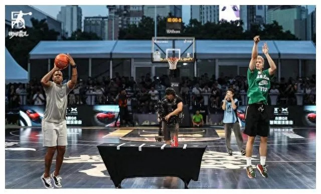 那一刻,我手握首轮选秀权:梦想、压力与无限可能的24小时 那一刻,我手握首轮选秀权:梦想、压力与无限可能的24小时