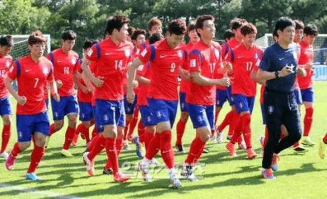 韩国队阵容大揭秘:年轻风暴来袭,谁能成为下一个亚洲巨星? 韩国队阵容大揭秘:年轻风暴来袭,谁能成为下一个亚洲巨星?
