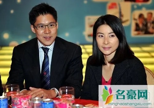 郭晶晶与霍启刚的世纪婚礼:从跳水皇后到豪门媳妇的华丽转身 郭晶晶与霍启刚的世纪婚礼:从跳水皇后到豪门媳妇的华丽转身