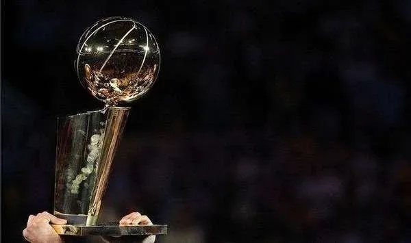 NBA巨星奖杯:荣耀的见证,历史的沉淀 NBA巨星奖杯:荣耀的见证,历史的沉淀