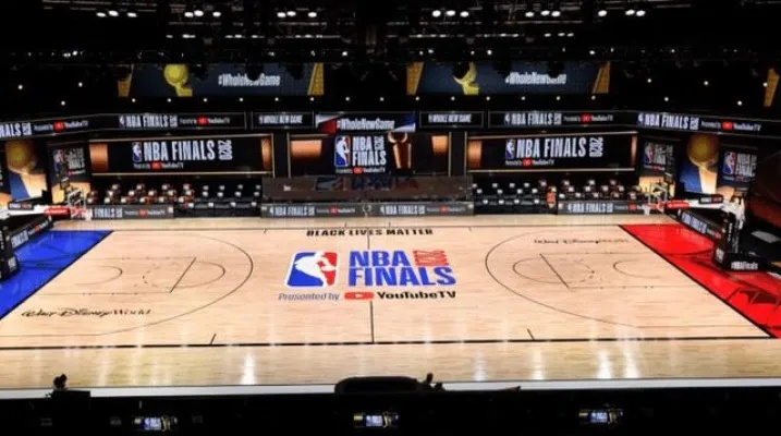 NBA地板选材:专业与美观的完美融合 NBA地板选材:专业与美观的完美融合