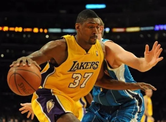 阿泰斯特:NBA球场上的天赋异禀者 阿泰斯特:NBA球场上的天赋异禀者