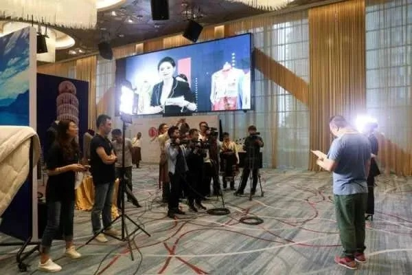 网络电视台直播:年轻人的娱乐新选择,随时随地畅享精彩内容 网络电视台直播:年轻人的娱乐新选择,随时随地畅享精彩内容