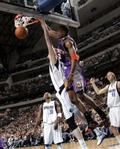 NBA花式上篮:篮球场上的艺术与激情 NBA花式上篮:篮球场上的艺术与激情