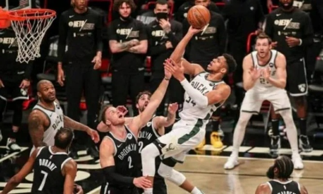 NBA焦点对决篮网VS雄鹿:激战一触即发,谁能笑到? NBA焦点对决篮网VS雄鹿:激战一触即发,谁能笑到?