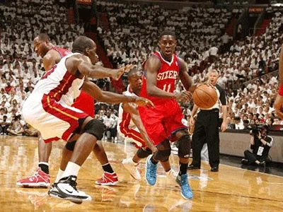 热火vs老鹰:一场火花四溅的NBA对决,谁将笑到? 热火vs老鹰:一场火花四溅的NBA对决,谁将笑到?