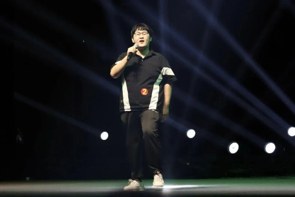 阿朗:从默默无闻到闪耀舞台的励志故事 阿朗:从默默无闻到闪耀舞台的励志故事