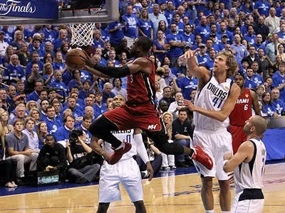 热火骑士:NBA赛场上的激情对决与青春热血 热火骑士:NBA赛场上的激情对决与青春热血