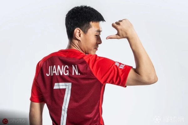 姜宁转会费引爆热议:这位国脚为何值这个价? 姜宁转会费引爆热议:这位国脚为何值这个价?