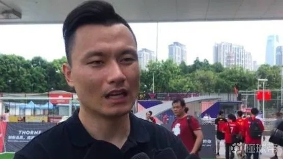 郜林拒绝球迷道歉:一场关于尊严与尊重的足球对话 郜林拒绝球迷道歉:一场关于尊严与尊重的足球对话