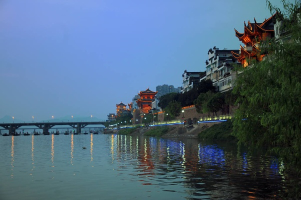 兰溪市和杭州市哪个好玩 兰溪市和杭州市哪个好玩