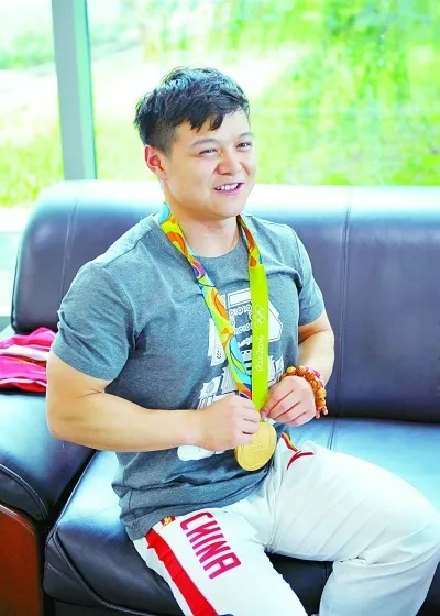 从举重小将到奥运冠军:龙清泉的逆袭之路 从举重小将到奥运冠军:龙清泉的逆袭之路