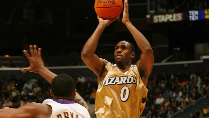 从巅峰到低谷:阿瑞纳斯亲述我的NBA生涯与人生救赎 从巅峰到低谷:阿瑞纳斯亲述我的NBA生涯与人生救赎