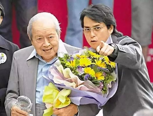 谭江柏:从平凡到传奇,他用坚持书写人生华章 谭江柏:从平凡到传奇,他用坚持书写人生华章