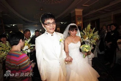 高峰结婚:我站在人生巅峰,牵起最爱的人的手 高峰结婚:我站在人生巅峰,牵起最爱的人的手