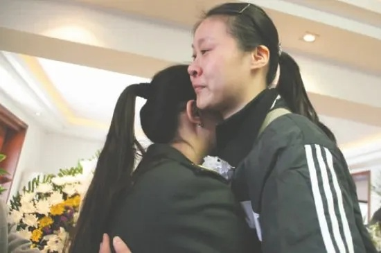 女排精神永存:追忆陈招娣追悼会上的感动瞬间 女排精神永存:追忆陈招娣追悼会上的感动瞬间