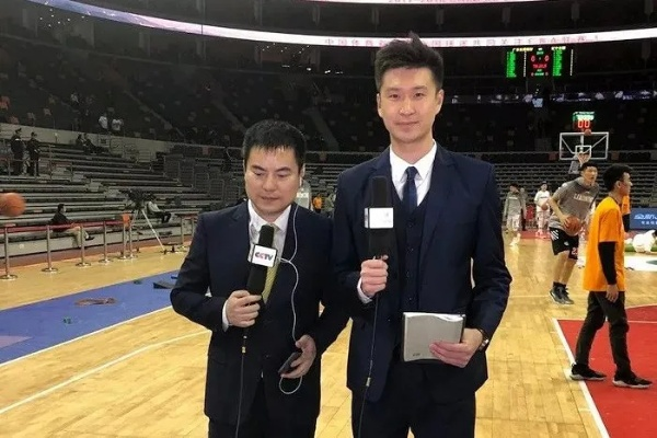 霍楠:从篮球场到解说席,他用热爱点燃青春梦想 霍楠:从篮球场到解说席,他用热爱点燃青春梦想