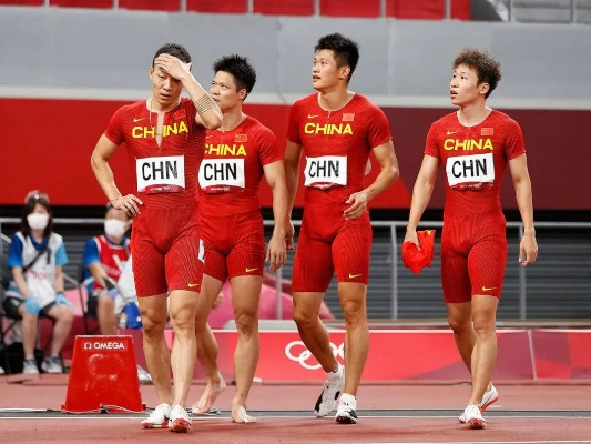 中国男子接力队再创佳绩:速度与团结的完美诠释 中国男子接力队再创佳绩:速度与团结的完美诠释