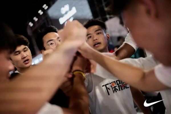 热血沸腾!我在“蒙牛NBA终极篮徒”现场见证青春与梦想的碰撞 热血沸腾!我在“蒙牛NBA终极篮徒”现场见证青春与梦想的碰撞