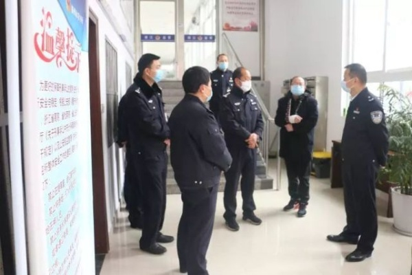 “轻伤不下火线”:一位基层民警的坚守与担当 “轻伤不下火线”:一位基层民警的坚守与担当