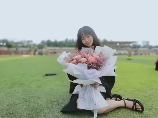 魏思佳:用真诚与才华点亮青春的追梦女孩 魏思佳:用真诚与才华点亮青春的追梦女孩