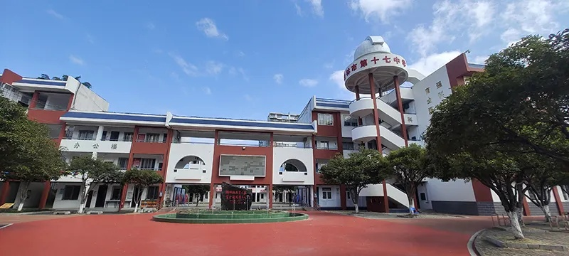 桂林十七中初中部几个班? 桂林十七中初中部几个班?