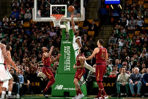 骑士vs凯尔特人:宿敌对决引爆NBA激情之夜 骑士vs凯尔特人:宿敌对决引爆NBA激情之夜