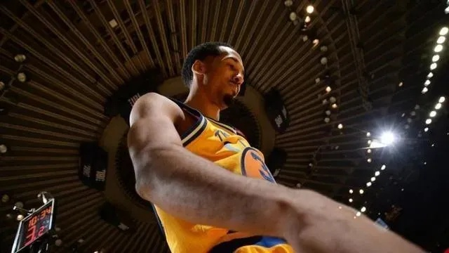 NBA特训:揭秘球星背后的汗水与坚持 NBA特训:揭秘球星背后的汗水与坚持