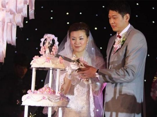 莫科妻子的故事:一位坚强女性的背后 莫科妻子的故事:一位坚强女性的背后
