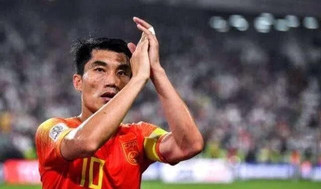 郑智:中国足球的传奇领袖,他用热血与坚守书写绿茵传奇 郑智:中国足球的传奇领袖,他用热血与坚守书写绿茵传奇