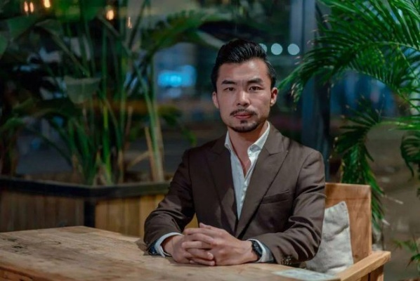 金浩南:从平凡少年到行业领袖的励志人生 金浩南:从平凡少年到行业领袖的励志人生