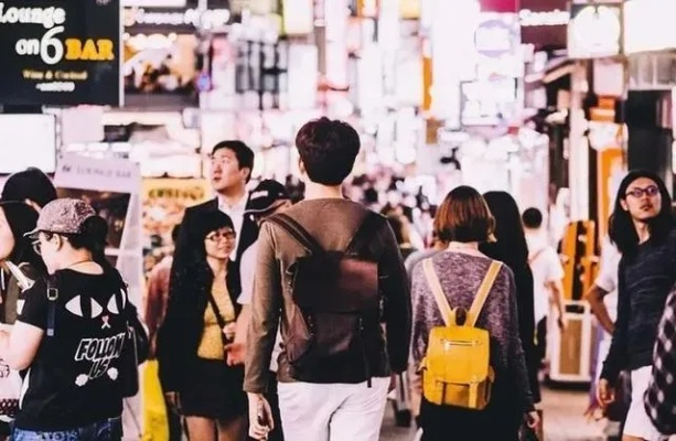 “皮看穿”现象揭秘:年轻人为何沉迷于这种社交新方式? “皮看穿”现象揭秘:年轻人为何沉迷于这种社交新方式?