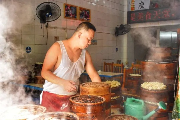 独家专访:我在雷记的十年,见证传统美食如何温暖一座城 独家专访:我在雷记的十年,见证传统美食如何温暖一座城
