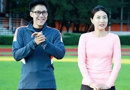 郭晶晶霍启刚结婚:跳水女王与豪门公子的童话爱情 郭晶晶霍启刚结婚:跳水女王与豪门公子的童话爱情