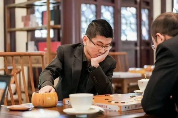 天才棋手范廷钰:从围棋神童到世界冠军的传奇之路 天才棋手范廷钰:从围棋神童到世界冠军的传奇之路