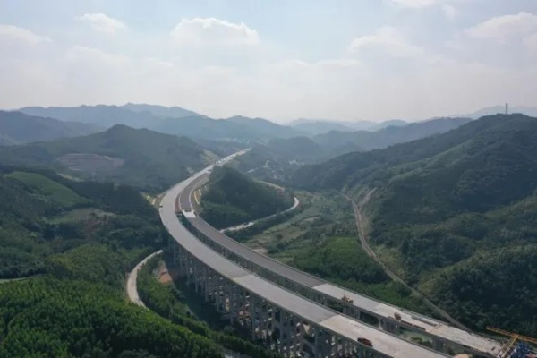 桂林至钟山高速图片相关长尾关键词有哪些 桂林至钟山高速图片相关长尾关键词有哪些