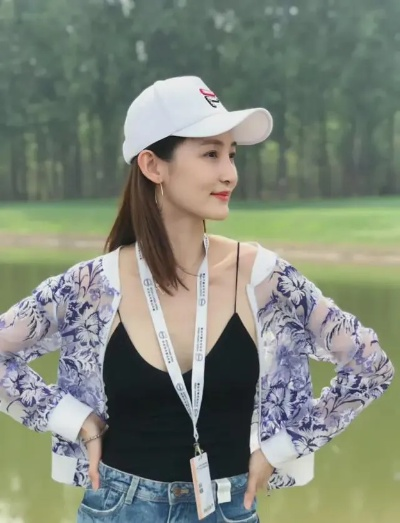 闫博雅:从平凡女孩到舞台中央的追梦故事 闫博雅:从平凡女孩到舞台中央的追梦故事