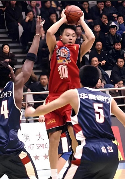 龚松林:从篮球少年到职业球员的追梦之路 龚松林:从篮球少年到职业球员的追梦之路