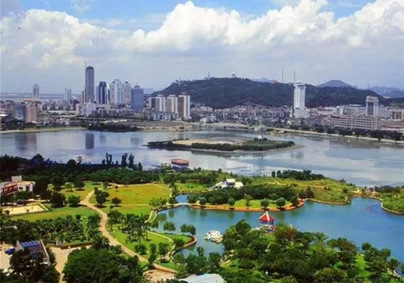 厦门市湖滨公园在哪里啊 厦门市湖滨公园在哪里啊