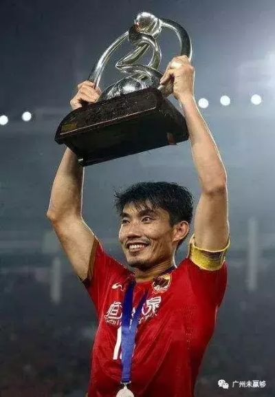 郑智:中国足球的传奇领袖,他用热血与坚守书写绿茵传奇 郑智:中国足球的传奇领袖,他用热血与坚守书写绿茵传奇