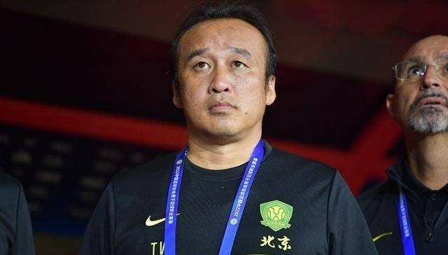 隋东亮:从足球少年到青训教父,他用热爱点燃中国足球的未来 隋东亮:从足球少年到青训教父,他用热爱点燃中国足球的未来